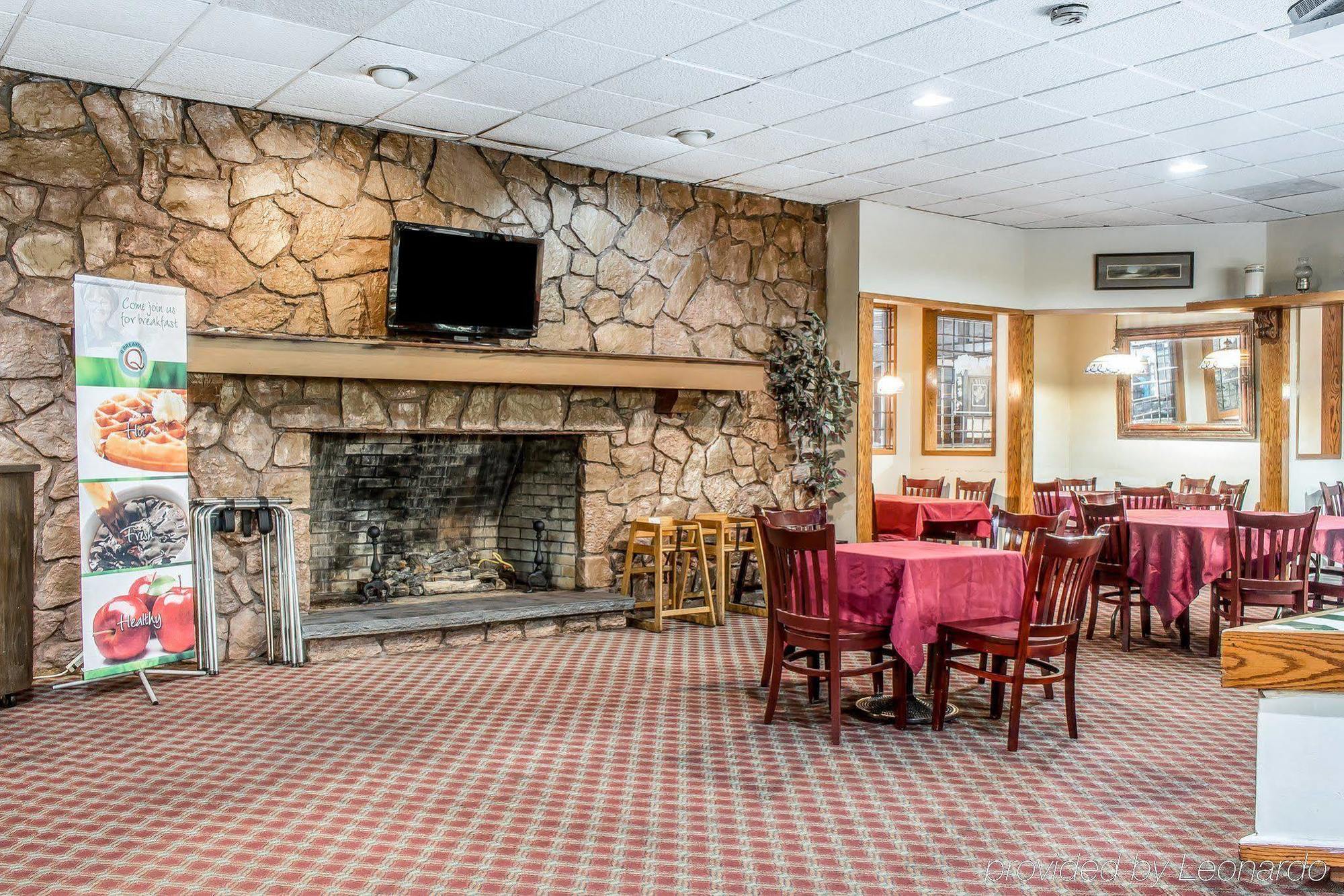 Fairbridge Inn & Suites Poconos ストラウズバーグ エクステリア 写真
